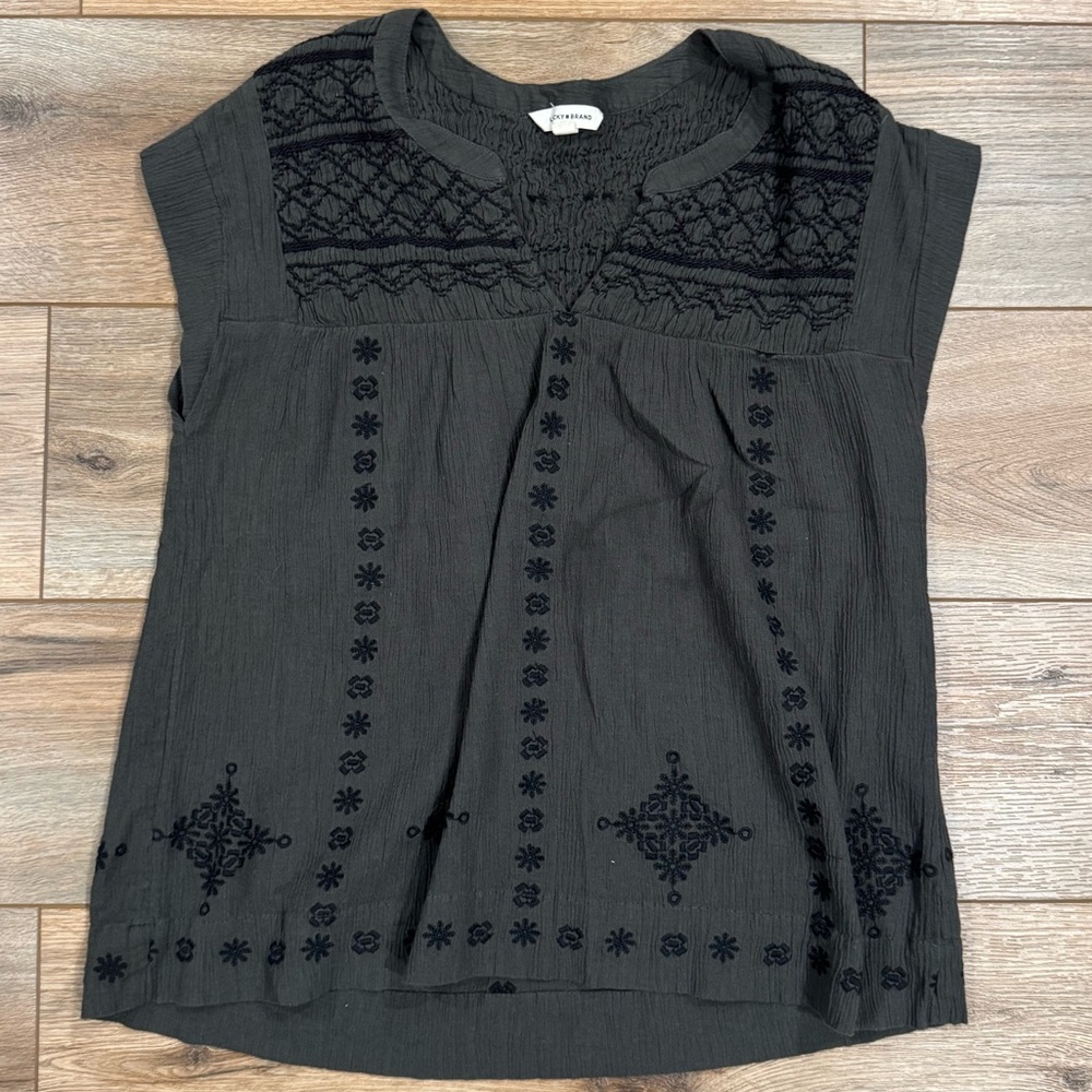 LUCKY BRAND Dark Green Embroidered Short Sleeve Blouse Top | Size XS